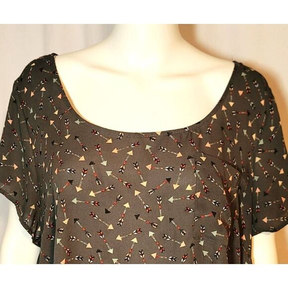 Torrid Arrow Abbey Georgette Button Back Blouse - Size 2 - Picture 5 of 9